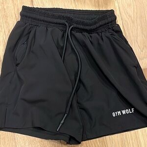 Gym wolf athletic shorts men’s small with zip pockets and‎ drawstring